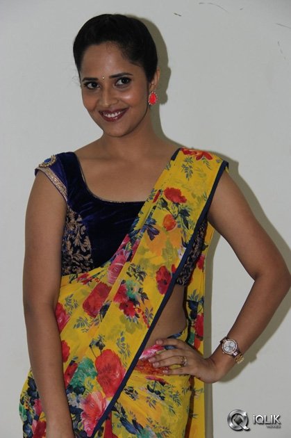 Anasuya-at-Srimanthudu-Movie-Thank-You-Function